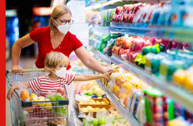 Photo of a mother and child at the supermarket