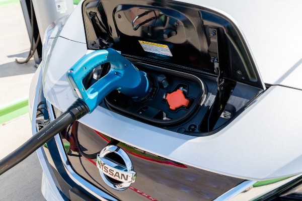 electric-cars-are-they-worth-it-with-the-government-rebate-rednews